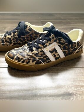 GBG Los Angeles Leopard Print Women’s  Sneakers in Black and Brown